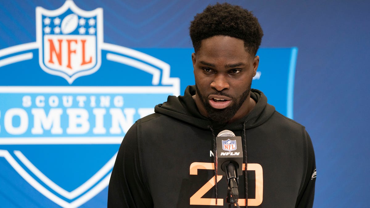 Cowboys final 53-man roster of 2025, move 3 to IR, activate rookie RB