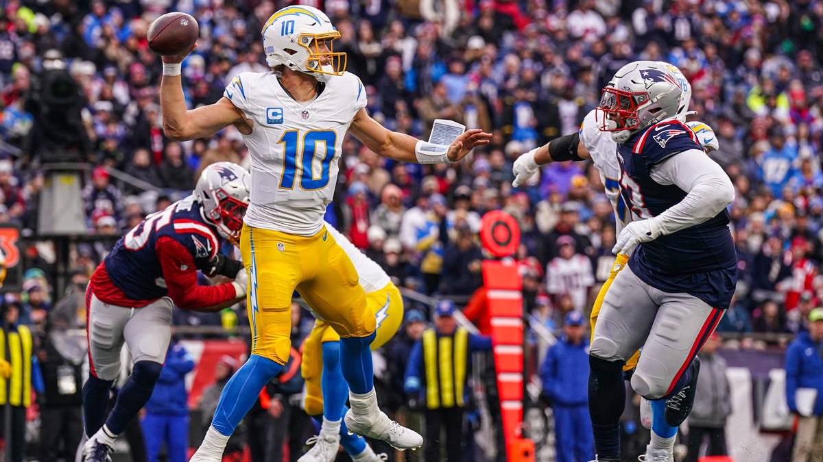 Los Angeles Chargers vs New England Patriots NFL playoff scenarios