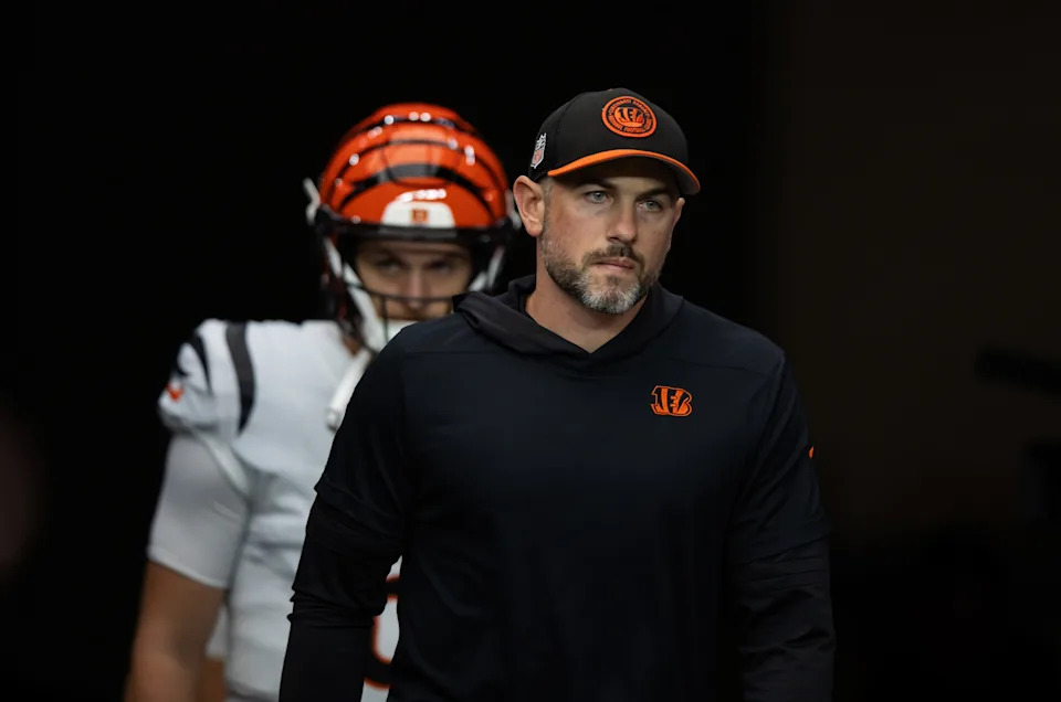 CHARLOTTE, NORTH CAROLINA – AUGUST 08: Quarterback Shedeur Sanders #12 of the Cleveland Browns reacts at the line of scrimmage in the first half during the NFL Preseason 2025 game against the Carolina Panthers at Bank of America Stadium on August 08, 2025 in Charlotte, North Carolina. (Photo by Jared C. Tilton/Getty Images) | Jeff Lange / USA TODAY NETWORK via Imagn Images