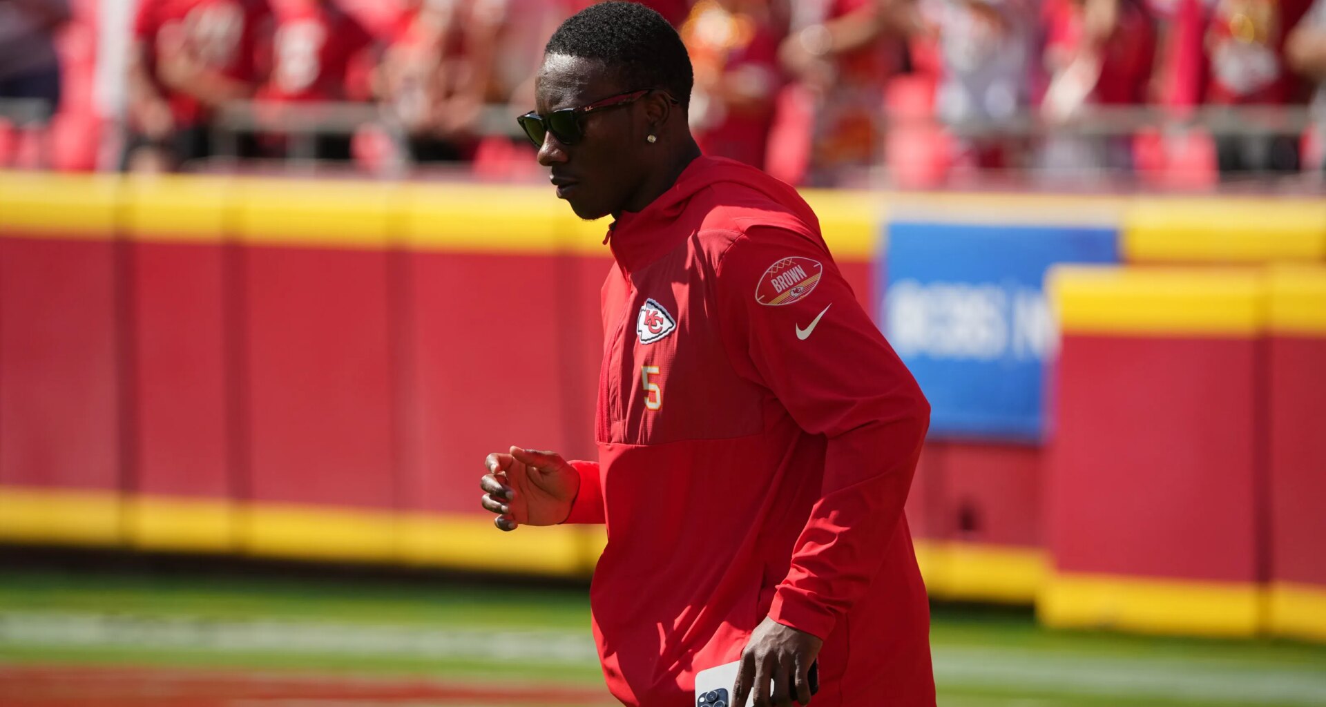 How much money did Chiefs WR make in 2025?