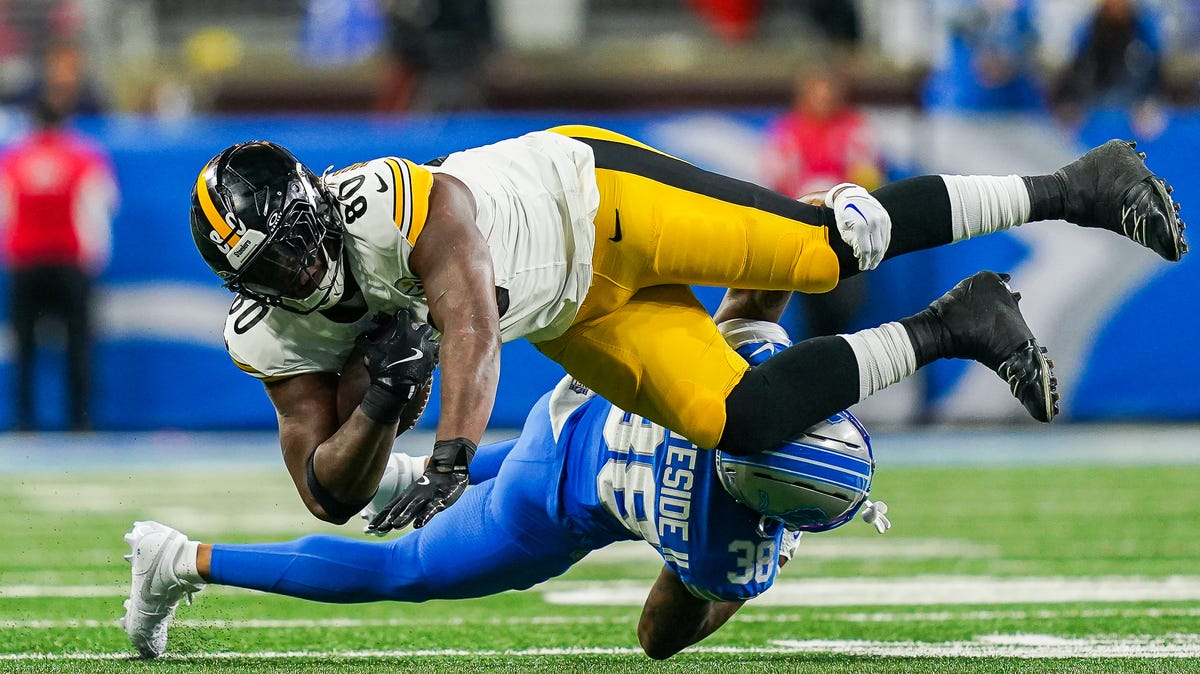 Detroit Lions re-sign 3 free agents, keep 9 on future deals