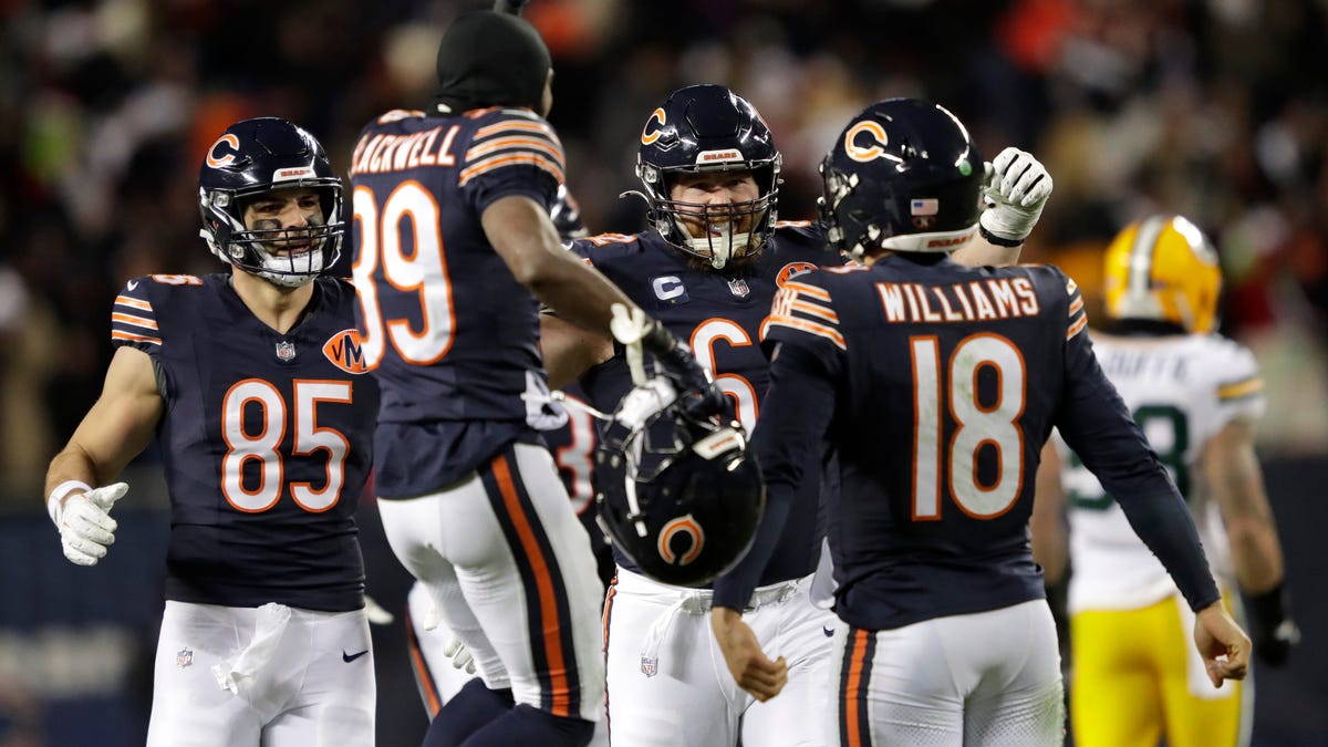 Green Bay Packers vs Chicago Bears picks, predictions for NFL playoffs