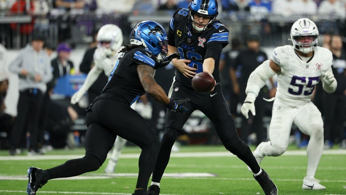 Jahmyr Gibbs player props odds, tips and betting trends for Week 18