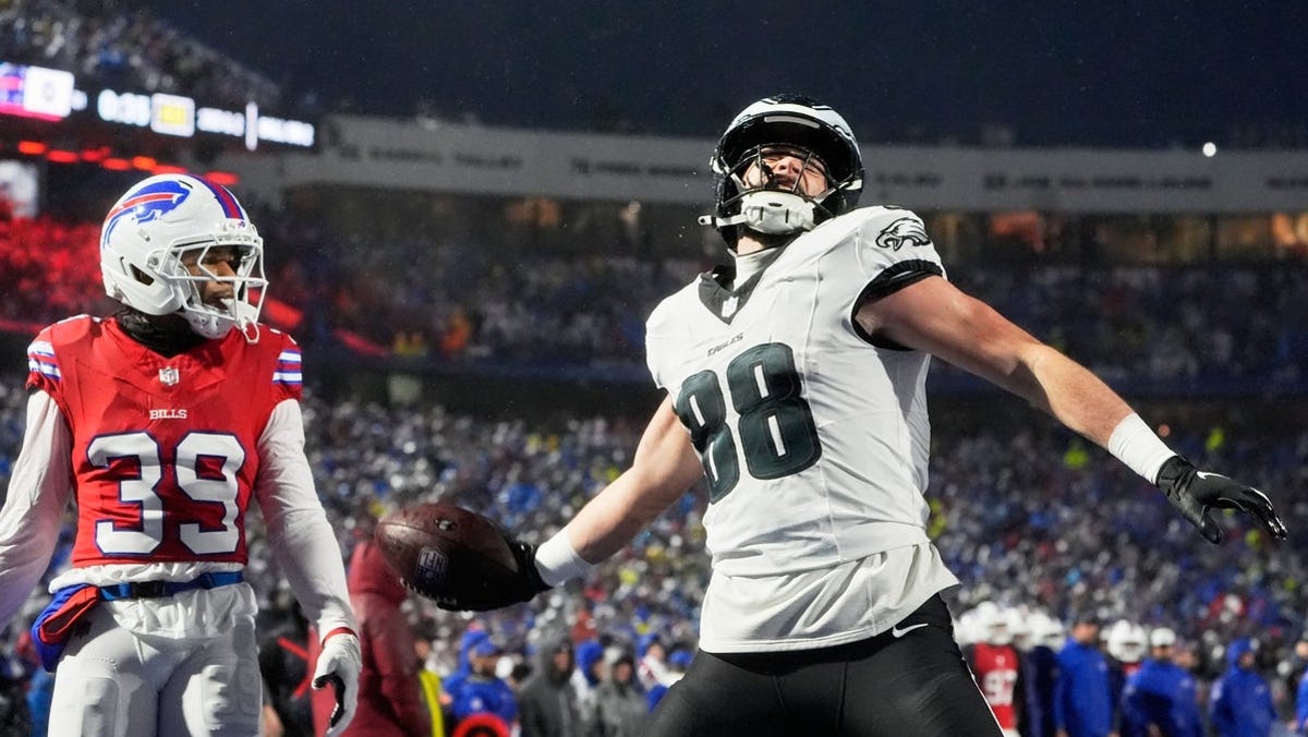 Dallas Goedert injury update, status vs. Commanders in Week 18