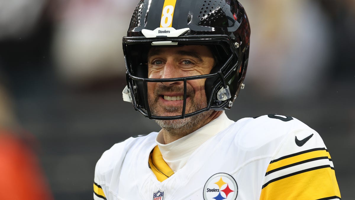 Steelers' Aaron Rodgers addresses retirement, playing in 2026