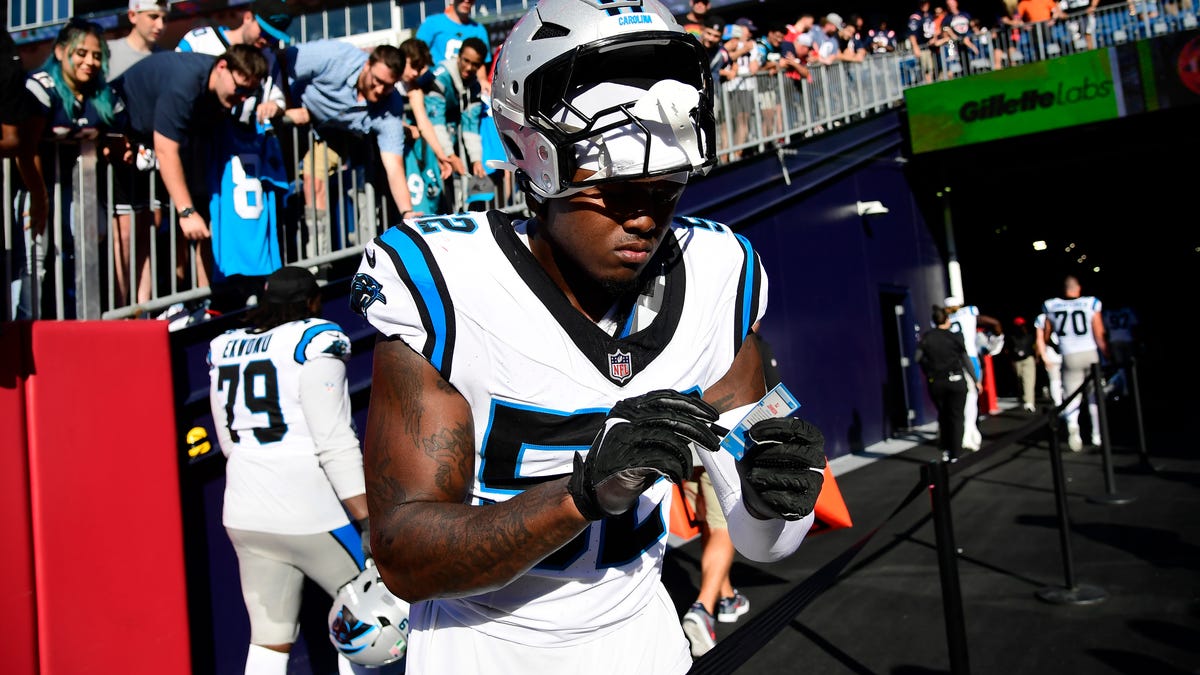 Former Panthers OLB DJ Johnson signs with Commanders