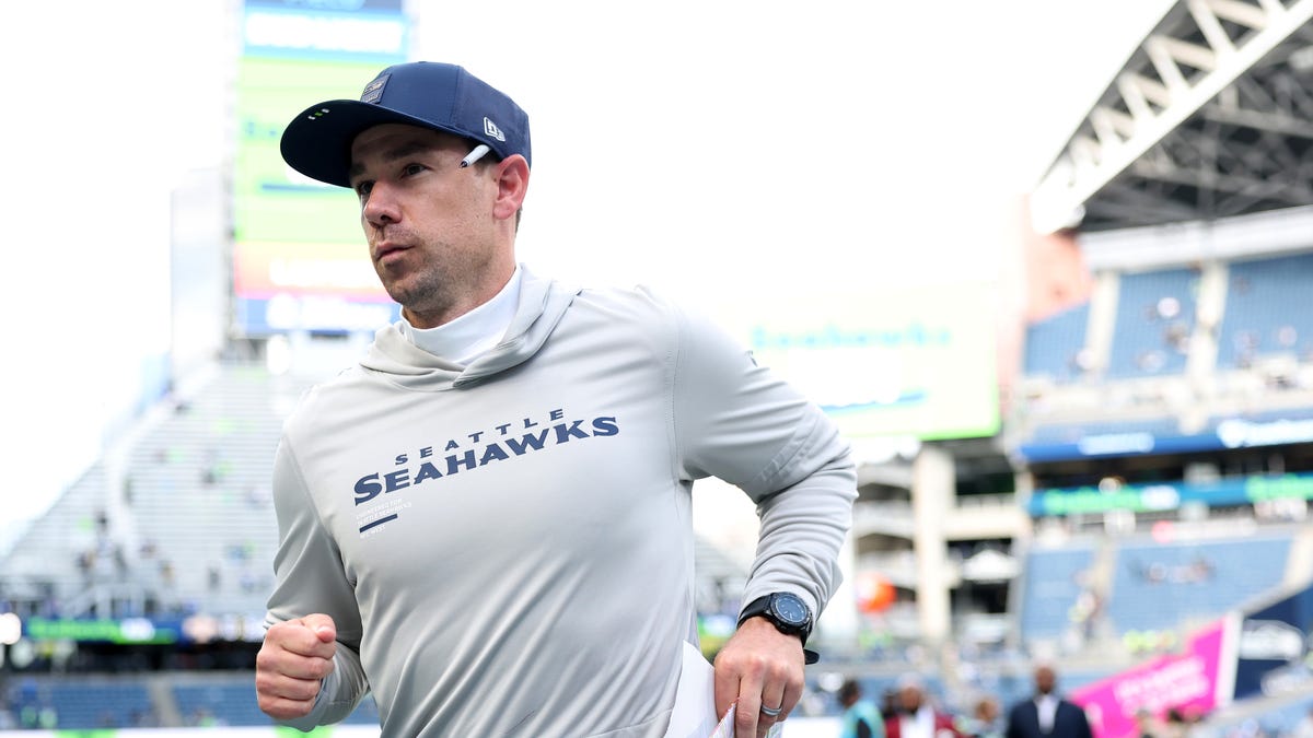 Arizona Cardinals have requested to interview Seahawks OC Klint Kubiak