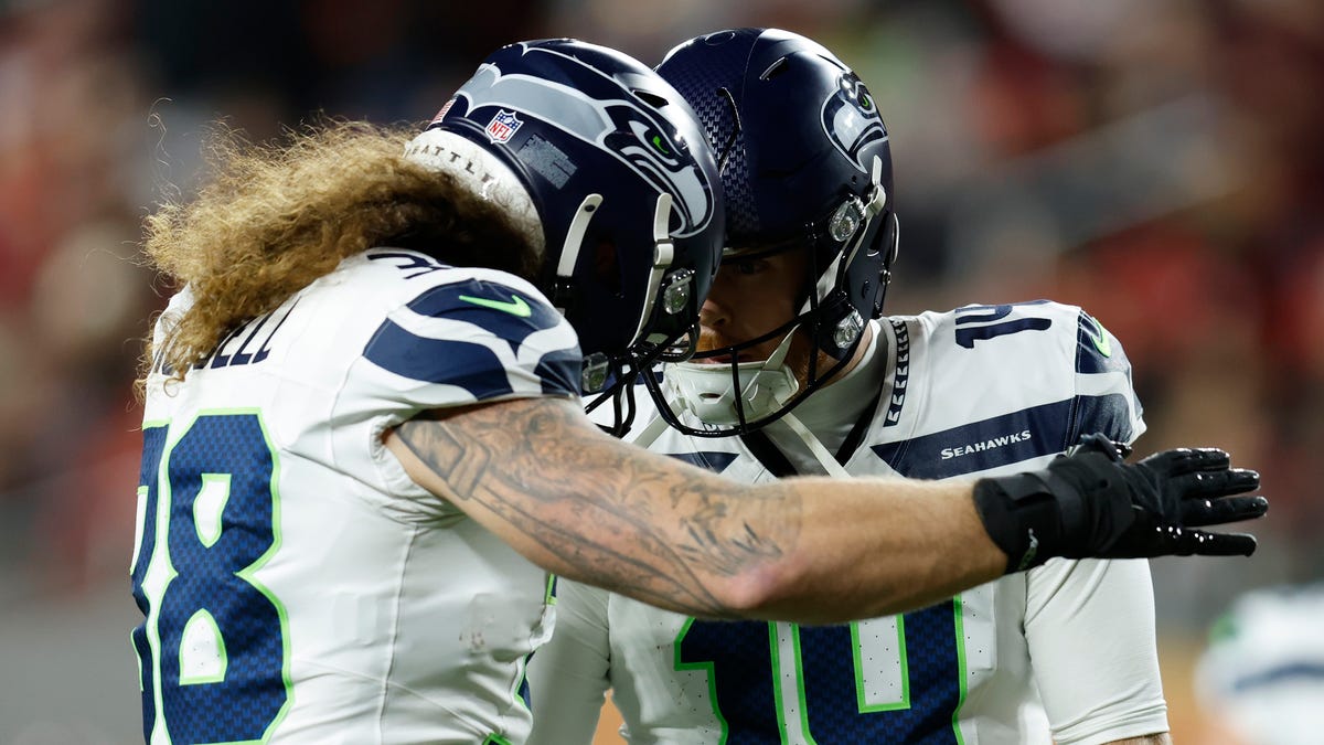 Seahawks shine Saturday, NFC South up for grabs
