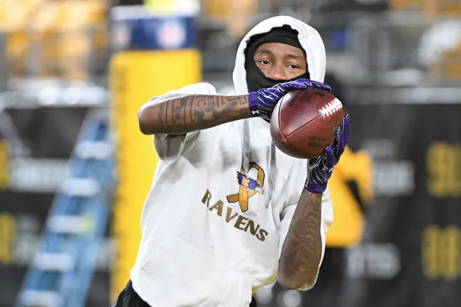 Jan 4, 2026; Pittsburgh, Pennsylvania, USA; Baltimore Ravens wide receiver Zay Flowers warms up for game against the Pittsburgh Steelers at Acrisure Stadium. Mandatory Credit: Barry Reeger-Imagn Images