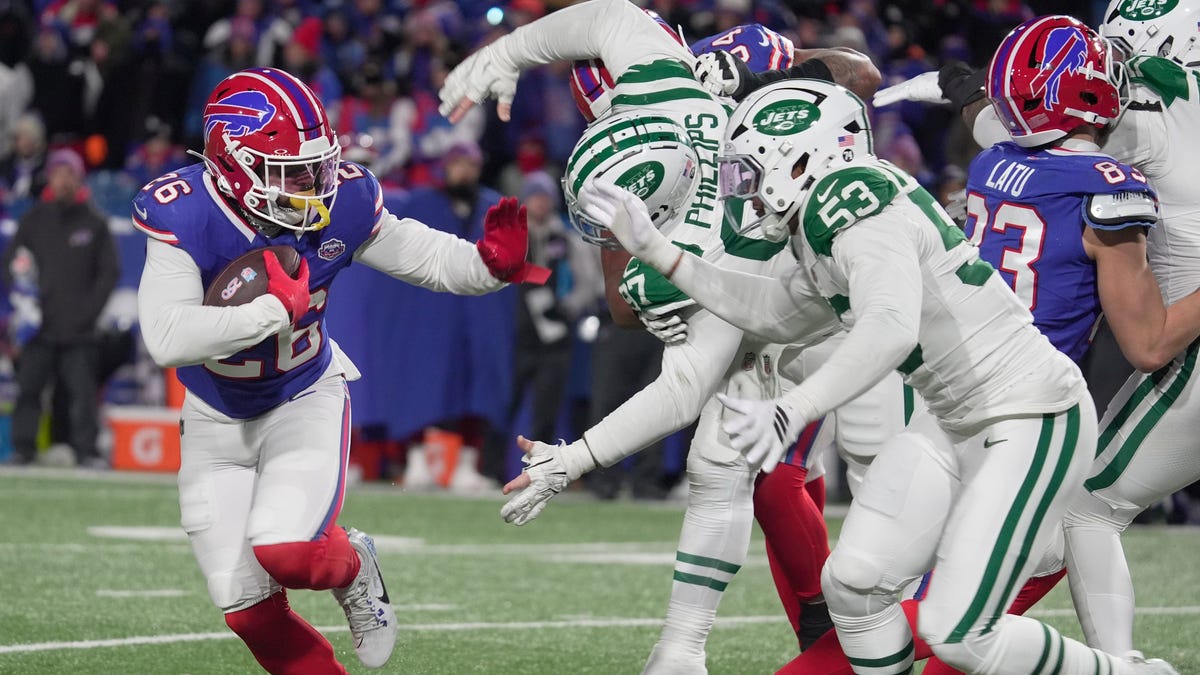 Full highlights from the Bills' 35-8 win over the Jets in Week 18