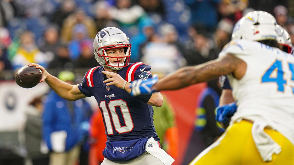 Chargers vs Patriots predictions, odds, key matchups