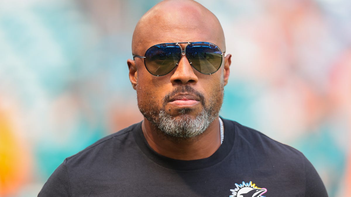 Arizona Cardinals request interview with Dolphins DC Anthony Weaver