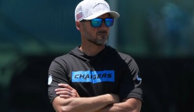 Browns slate second interview for Chargers DC Jesse Minter