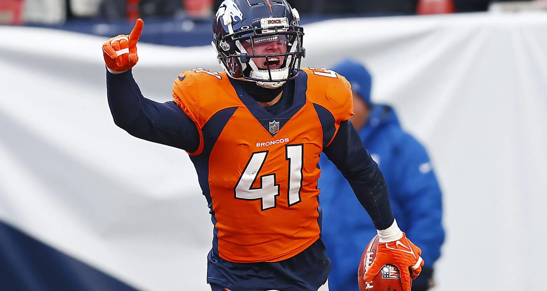 LB Drew Sanders opens window to return from IR