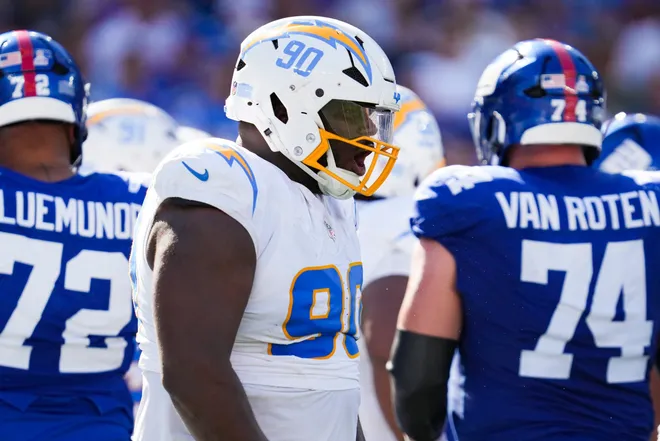 Los Angeles Chargers defensive lineman Teair Tart (90) celebrates during a game against the New York Giants at MetLife Stadium, Sep 28, 2025, East Rutherford, NJ, USA.