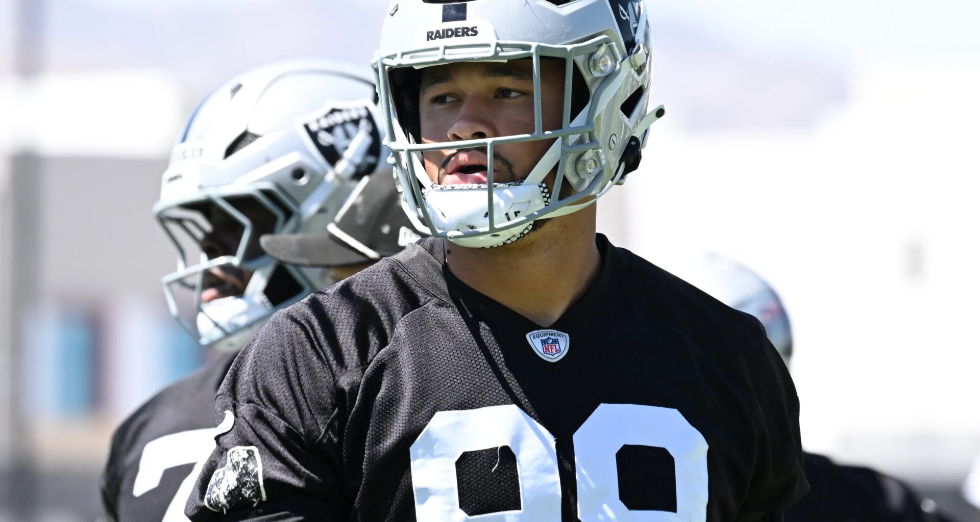 Andre Carter signed to reserve/futures contract