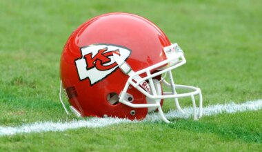 Ex-Chiefs Long Snapper stars in Kansas City dance competition
