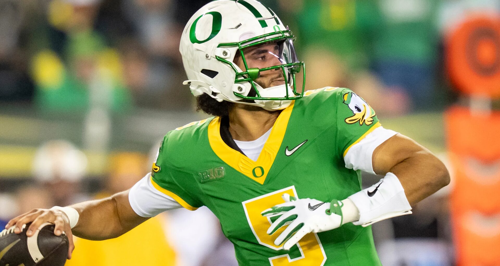 Dante Moore Rejects New York Jets, NFL to Stay With Oregon Ducks