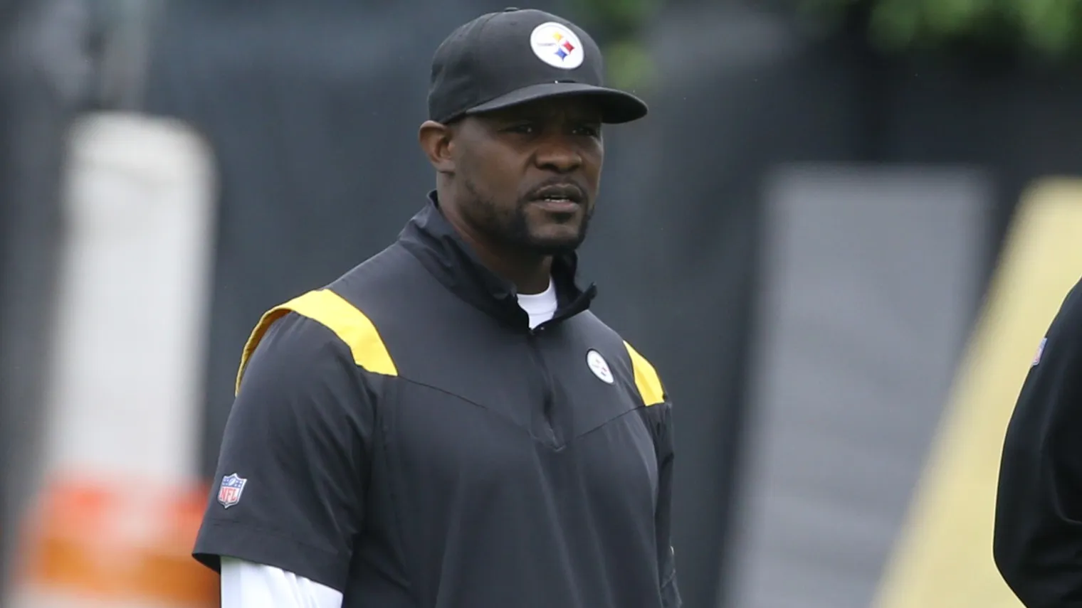 Steelers complete in-person interview with Vikings DC Brian Flores