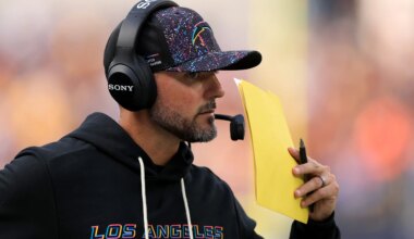 Atlanta Falcons interview Chargers DC Jesse Minter for head coach