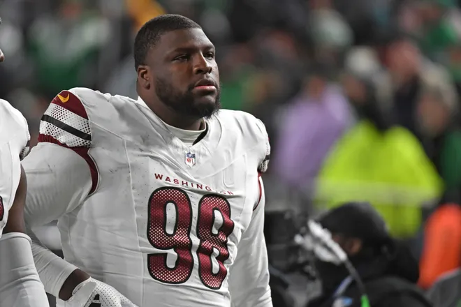 Nov 14, 2024; Philadelphia, Pennsylvania, USA; Washington Commanders defensive tackle Phidarian Mathis (98) against the Philadelphia Eagles at Lincoln Financial Field. Mandatory Credit: Eric Hartline-Imagn Images