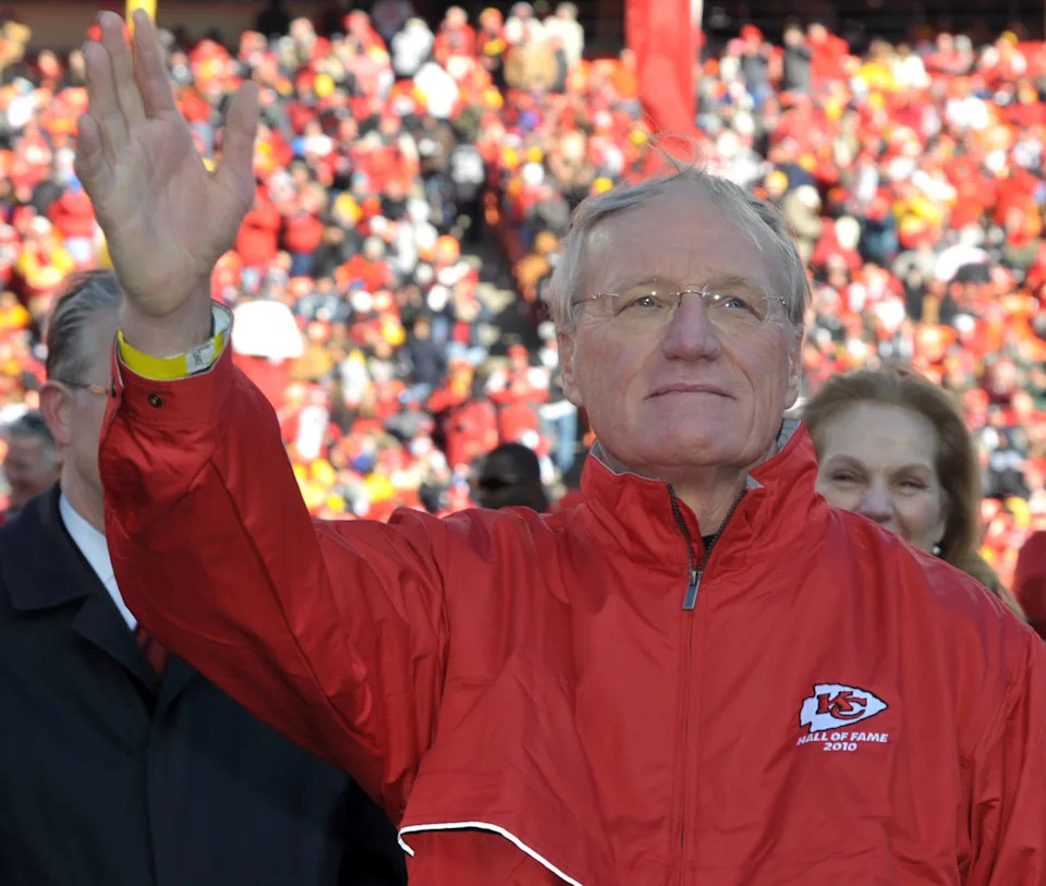 Kansas City Chiefs former coach Marty Schottenheimer is inducted into the Chiefs Hall of Fame.