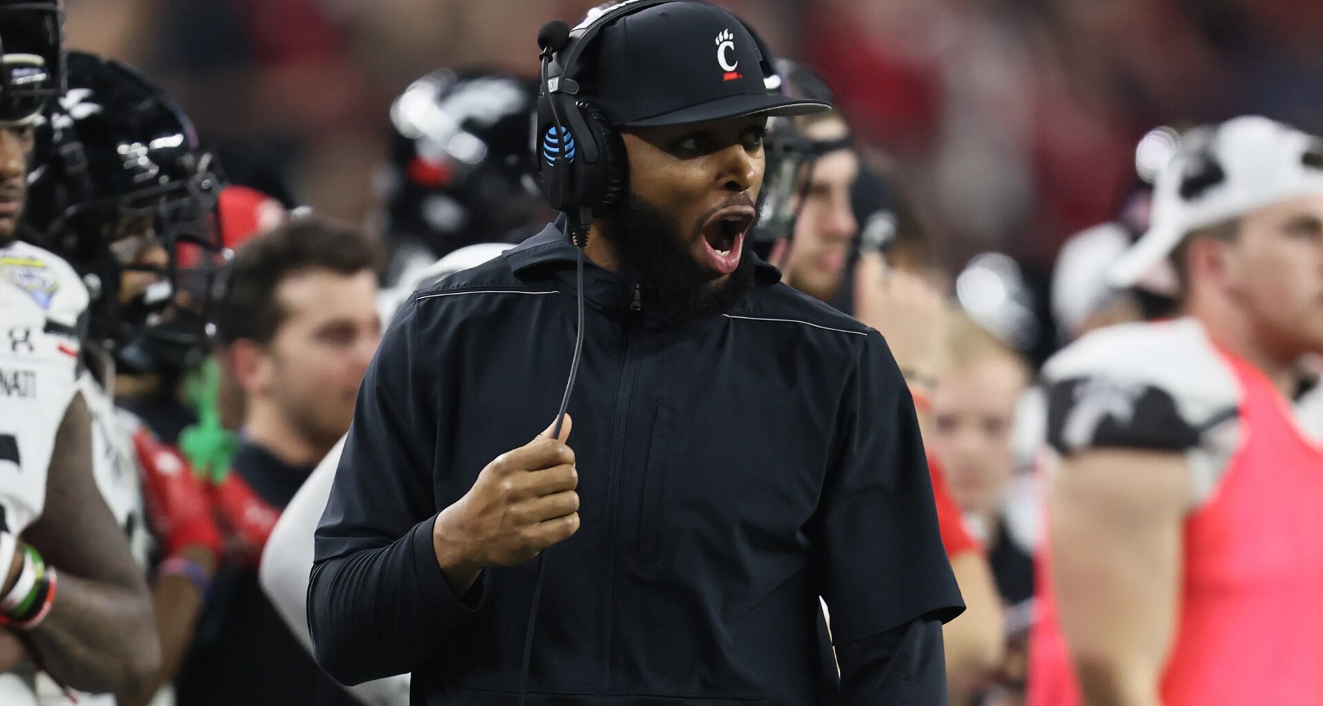 Former 49ers DC Robert Saleh taking assistant DL coach to Titans