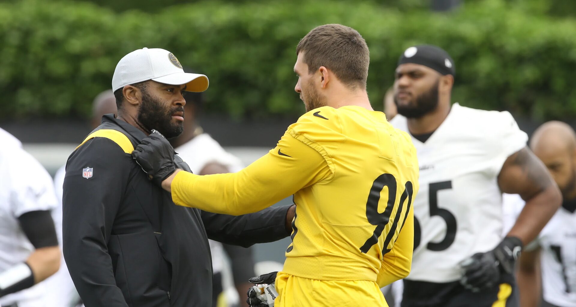 Steelers OLB coach Denzel Martin interviews with Cowboys