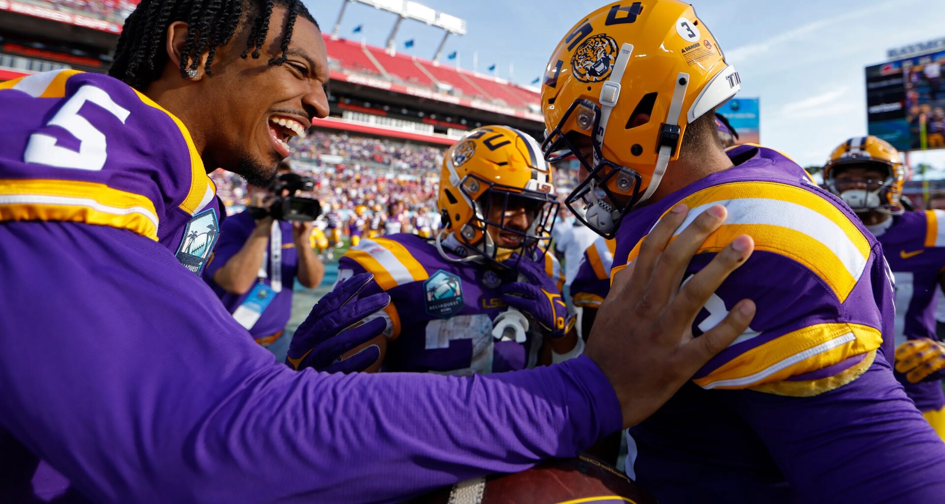 Garrett Nussmeier learned from Jayden Daniels?