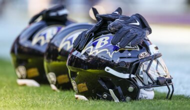 Ravens staff gives Jesse Minter and his family a hero's welcome
