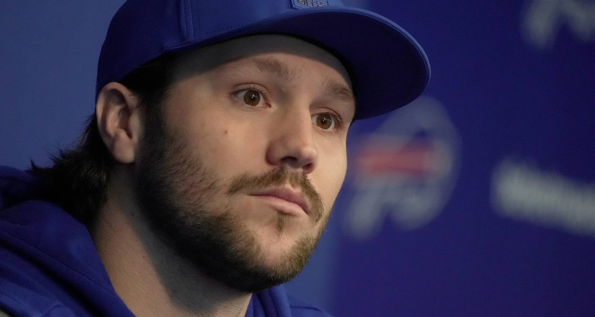 Patriots catch stray from Bills QB Josh Allen ahead of Super Bowl LX