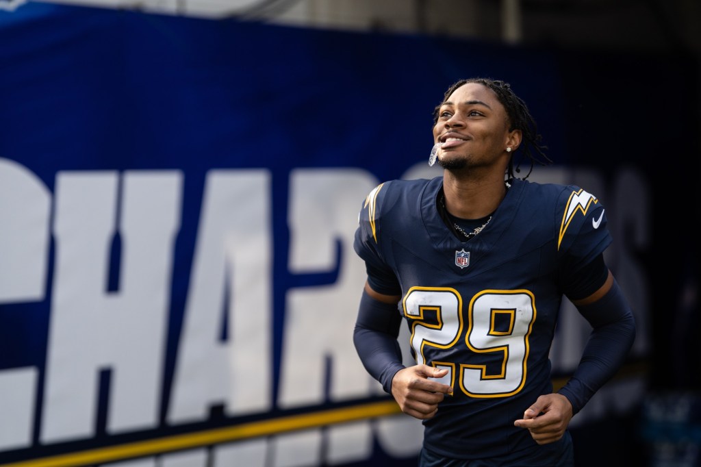 Officials take away Chargers' chance at comeback vs. Texans