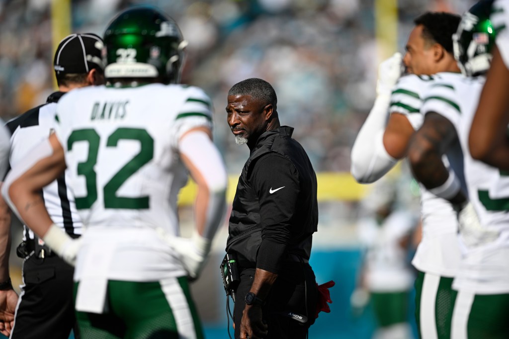 Jets players still express confidence in head coach Aaron Glenn