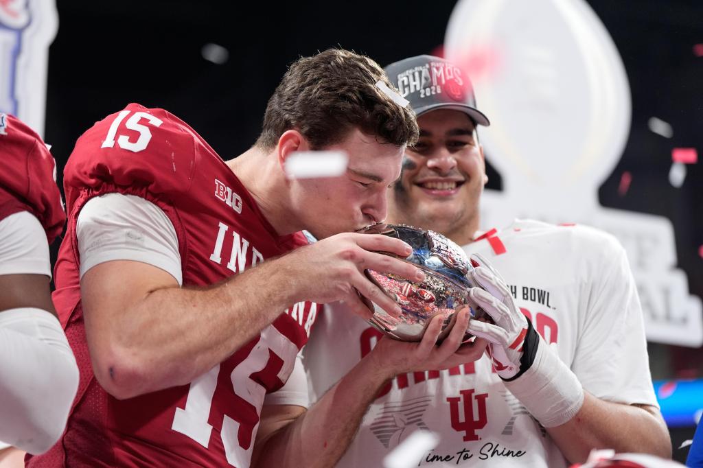 Fernando Mendoza near national title with Indiana after wild journey