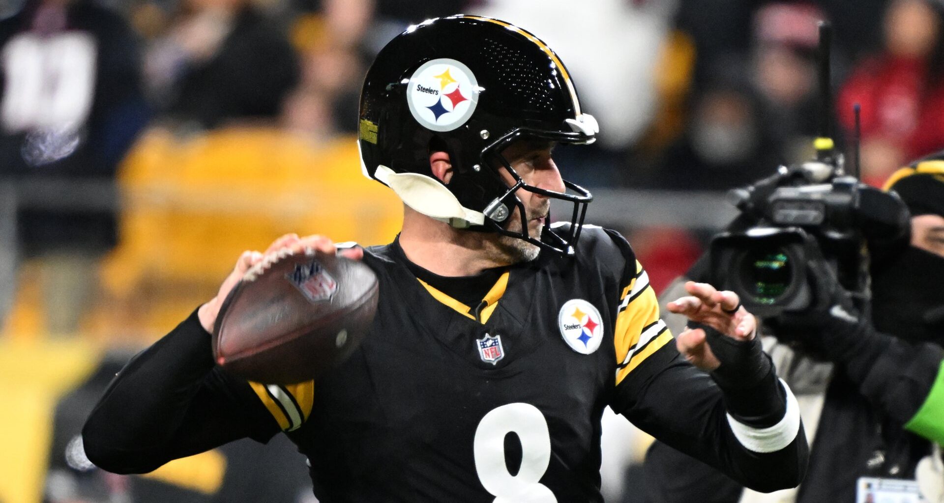 Steelers' Aaron Rodgers Storms Out Of Press Conference Following Mike Tomlin Question