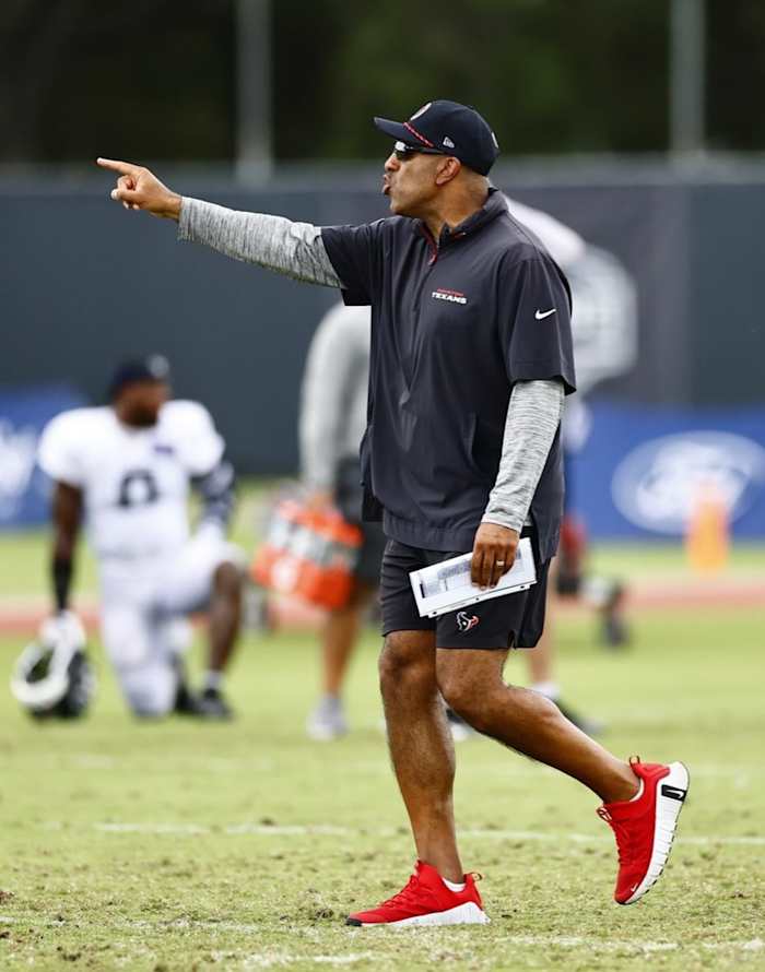 Texans fire tight ends coach Jake Moreland, move on from assistant linebackers coach Ben Bolling