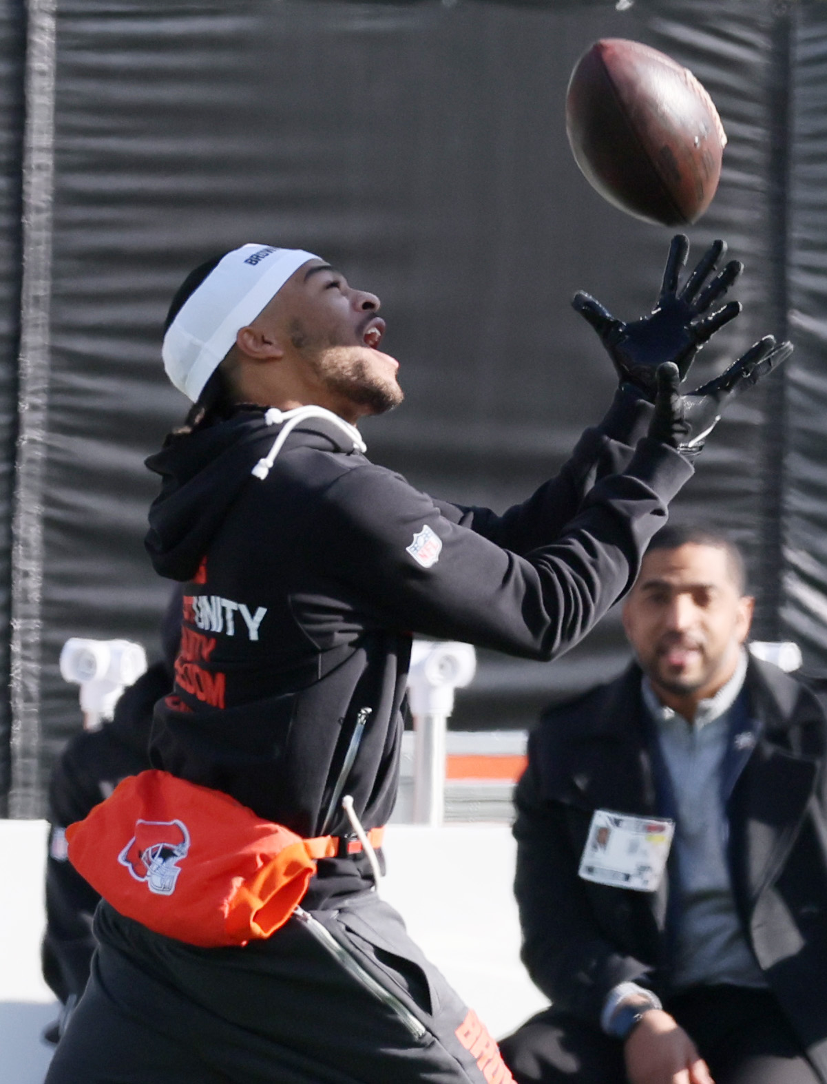 Cleveland Browns wide receiver Isaiah Bond catches a pass in warm ups before their game against the Cincinnati Bengals.  