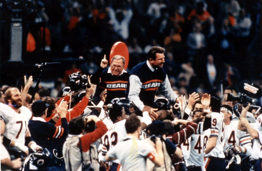 Bears beat New England Patriots to win Super Bowl XX