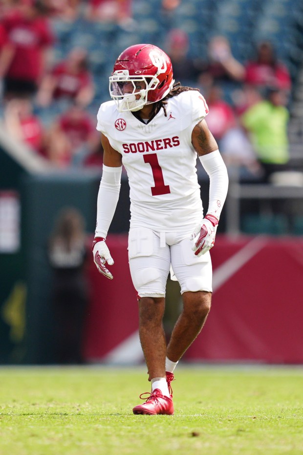 Oklahoma defensive back Jaydan Hardy in action during an NCAA college football game against Temple, Saturday, Sept. 13, 2025, in Philadelphia. (AP Photo/Derik Hamilton)