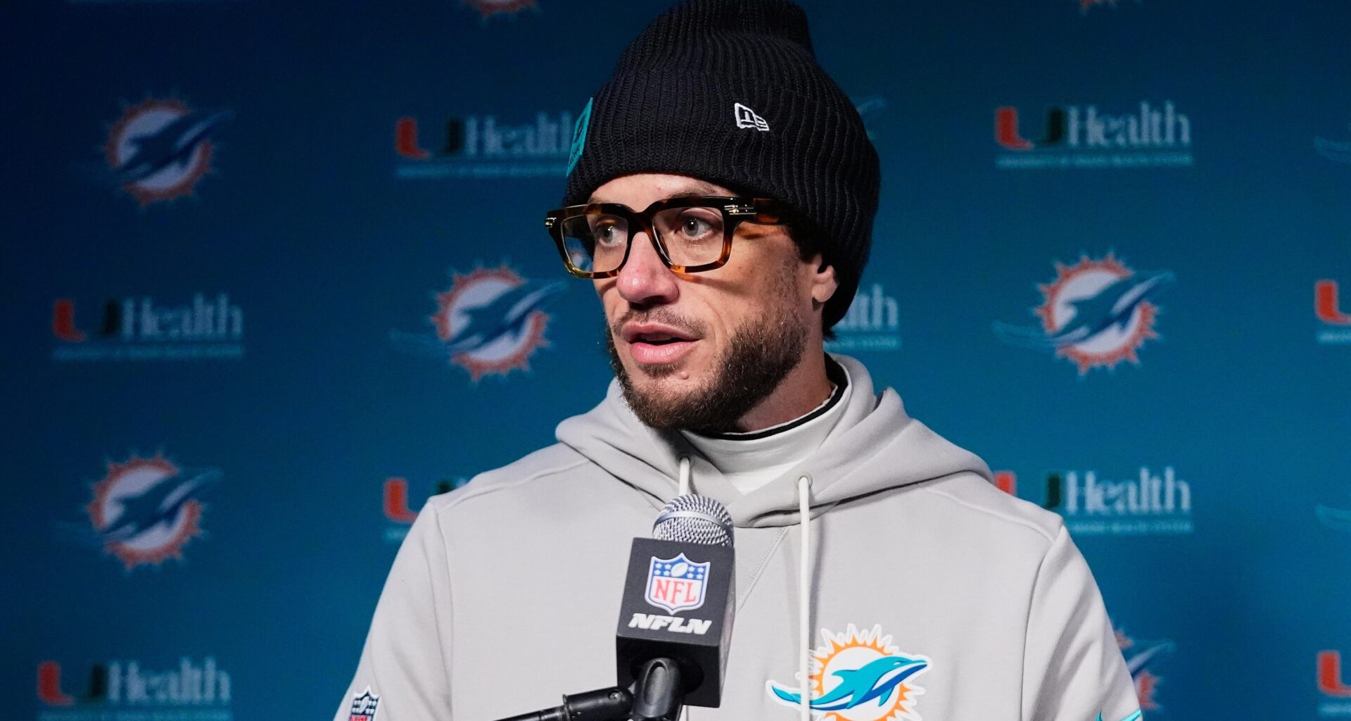 Mike McDaniel, Chargers Agree to OC Contract on Jim Harbaugh's Staff Amid NFL HC Rumors