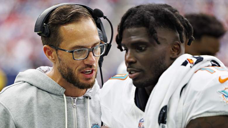 Dolphins WR Tyreek Hill Sends Message After Mike McDaniel's Chargers Move