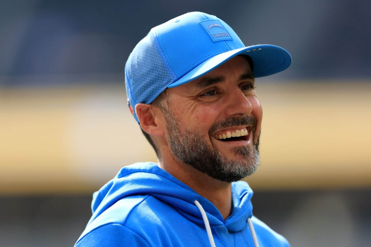 Ravens hire Chargers defensive coordinator Jesse Minter as head coach