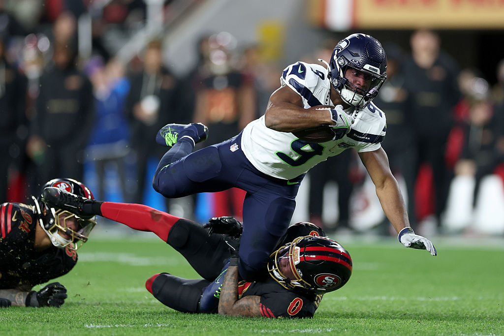 SANTA CLARA, CALIFORNIA - JANUARY 03: Kenneth Walker III #9 of the Seattle Seahawks in action during the NFL 2025 game between Seattle Seahawks and San Francisco 49ers at Levi's Stadium on January 03, 2026 in Santa Clara, California. (Photo by Ezra Shaw/Getty Images)