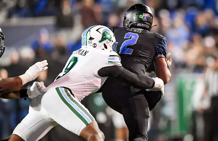 Tulane Transfer Edge Rusher Commits To Tennessee Football Over SEC Foes