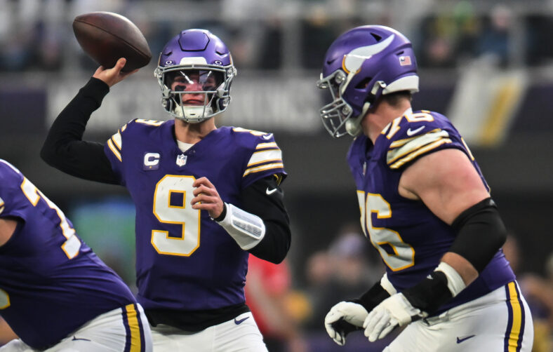 JJ McCarthy : Green Bay Packers at Minnesota Vikings