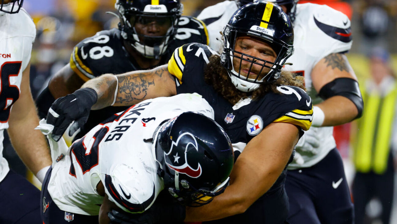 Isaiahh Loudermilk #92 of the Pittsburgh Steelers in action against the Houston Texans: How to watch Houston Texans vs. Pittsburgh Steelers online, livestream AFC Wild Card game