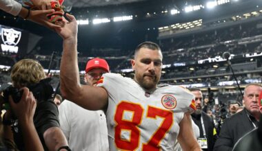 Daniel Carlson hits 60-yard field goal to lift Raiders over Chiefs