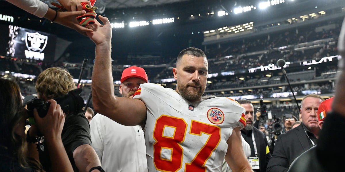 Daniel Carlson hits 60-yard field goal to lift Raiders over Chiefs