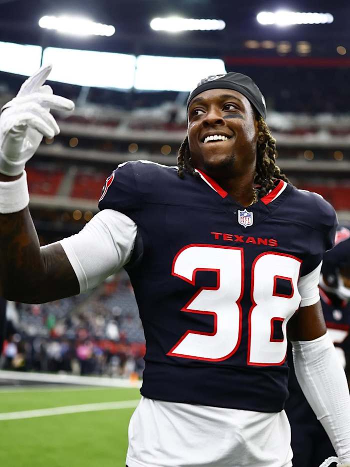 Big game delivered by Texans’ newest safety, addition to top-ranked defense: K’Von Wallace