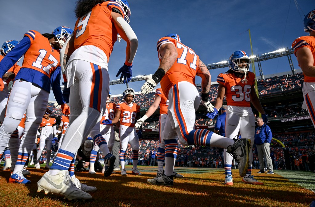 Who is best opponent for Broncos to face in divisional round?